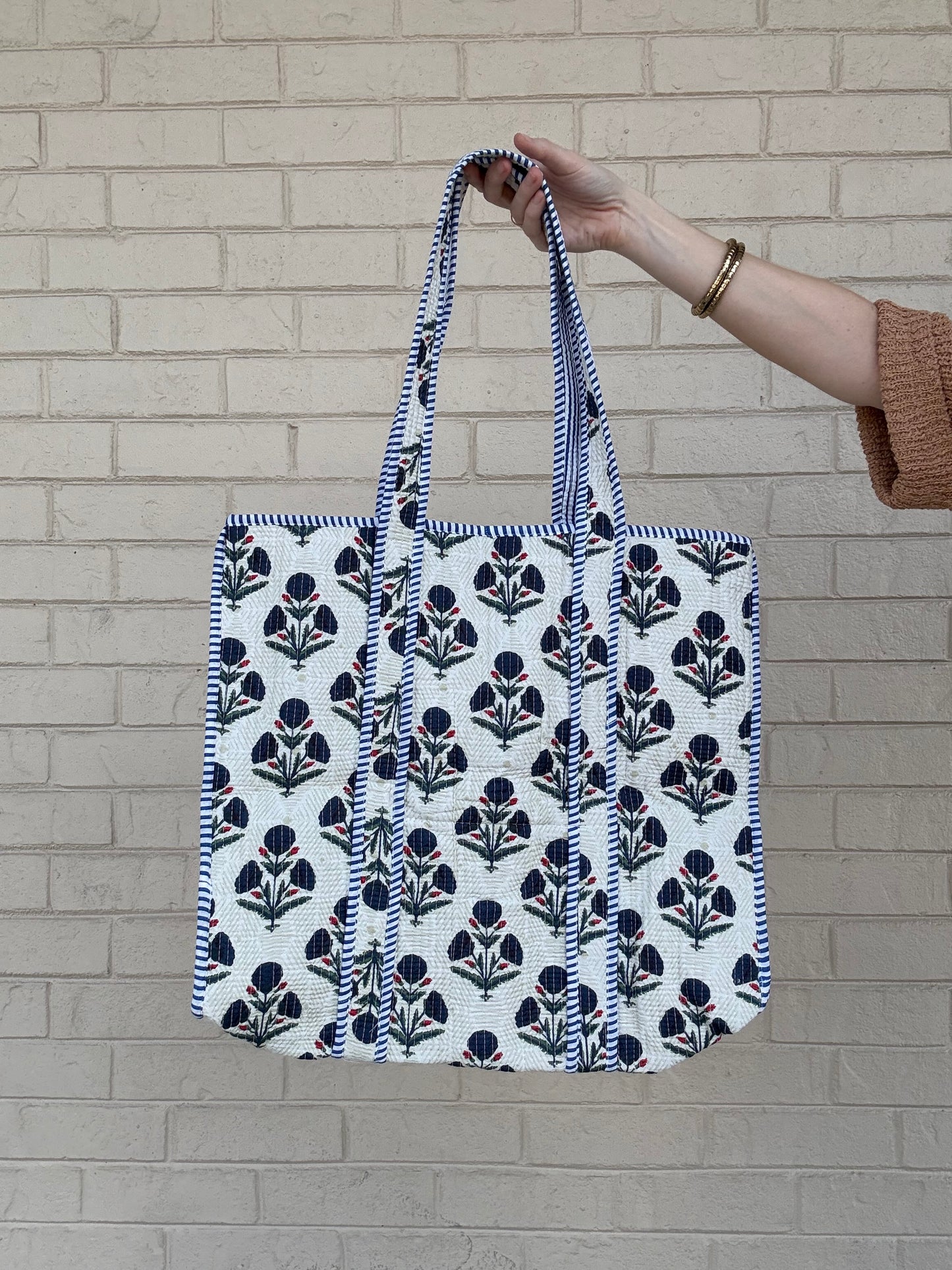 Ivory and Navy Floral Large Quilted Bag