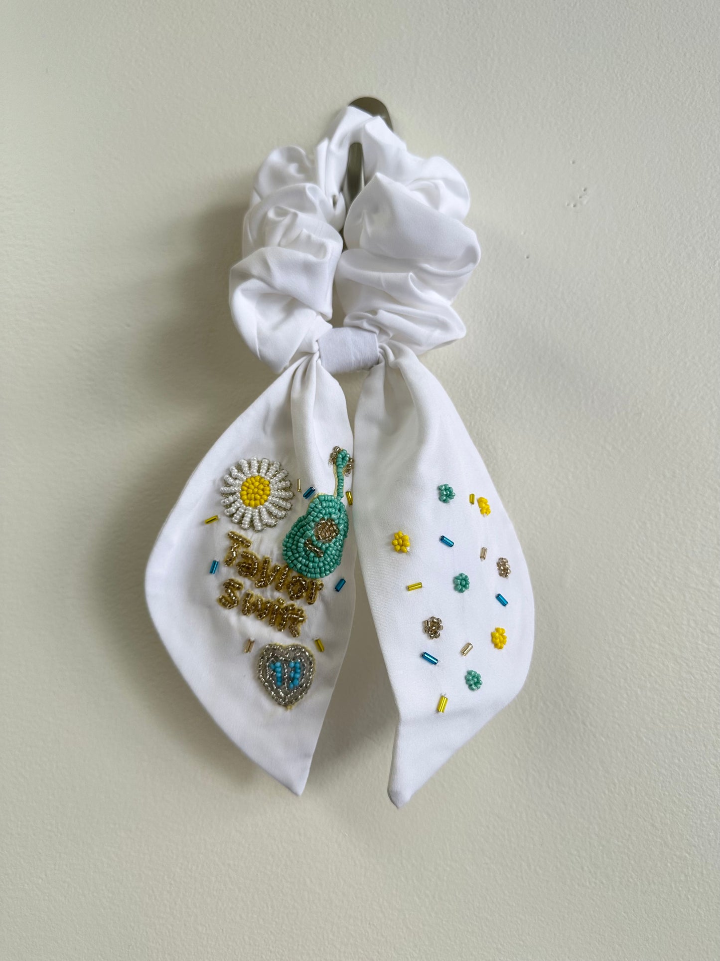 Debut Beaded Scrunchie