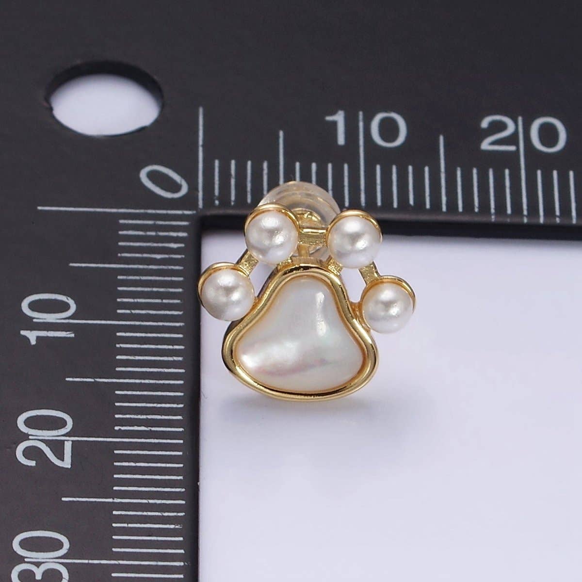 16K Gold Filled Paw Pearl Stud Earrings