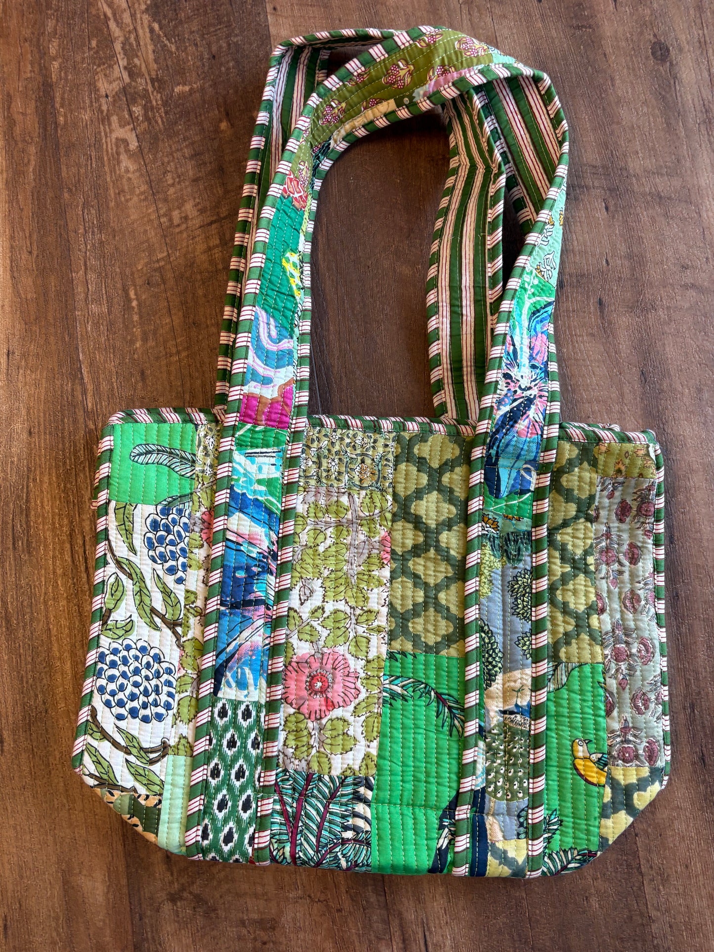 DOORBUSTER Green Small Quilted Bag