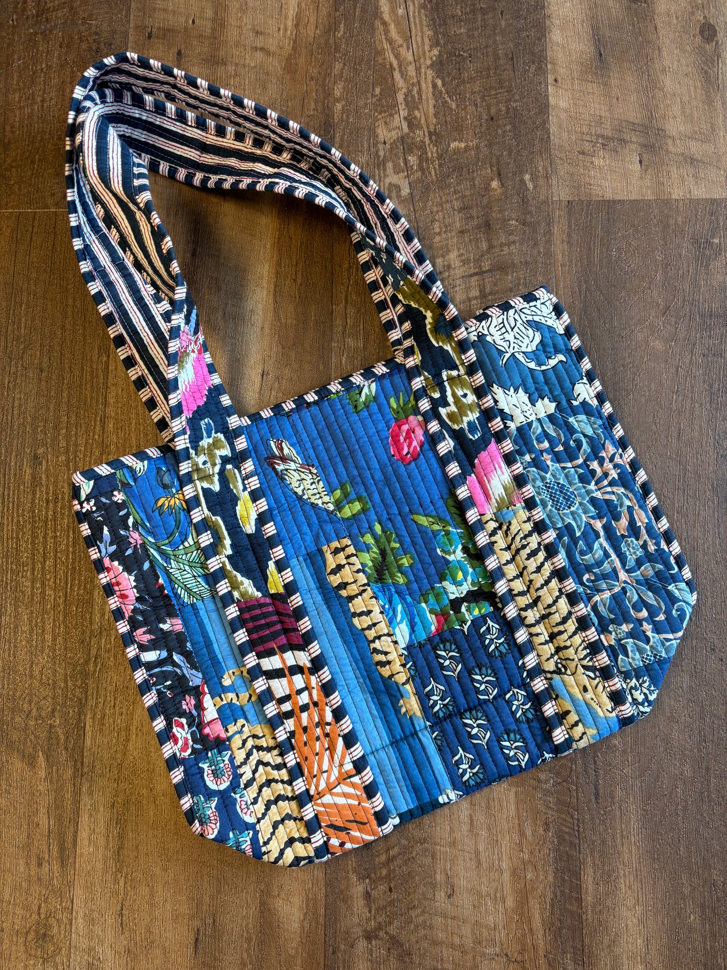 DOORBUSTER Royal Blue Small Quilted Bag