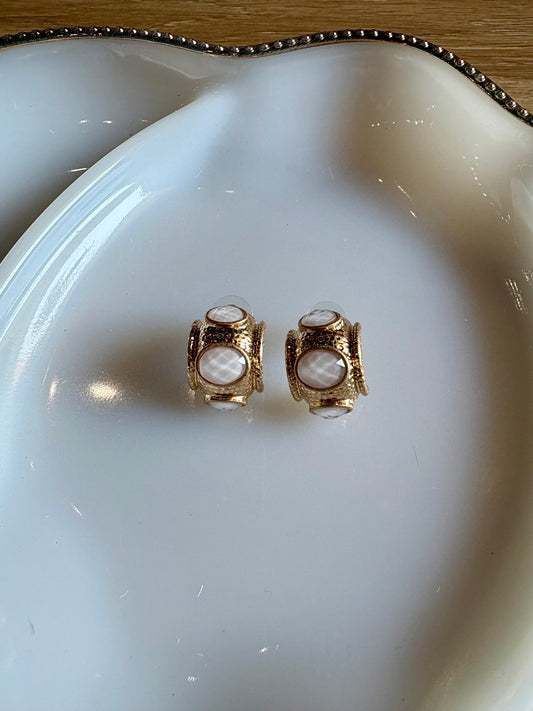 Cream Stone Stud Earring