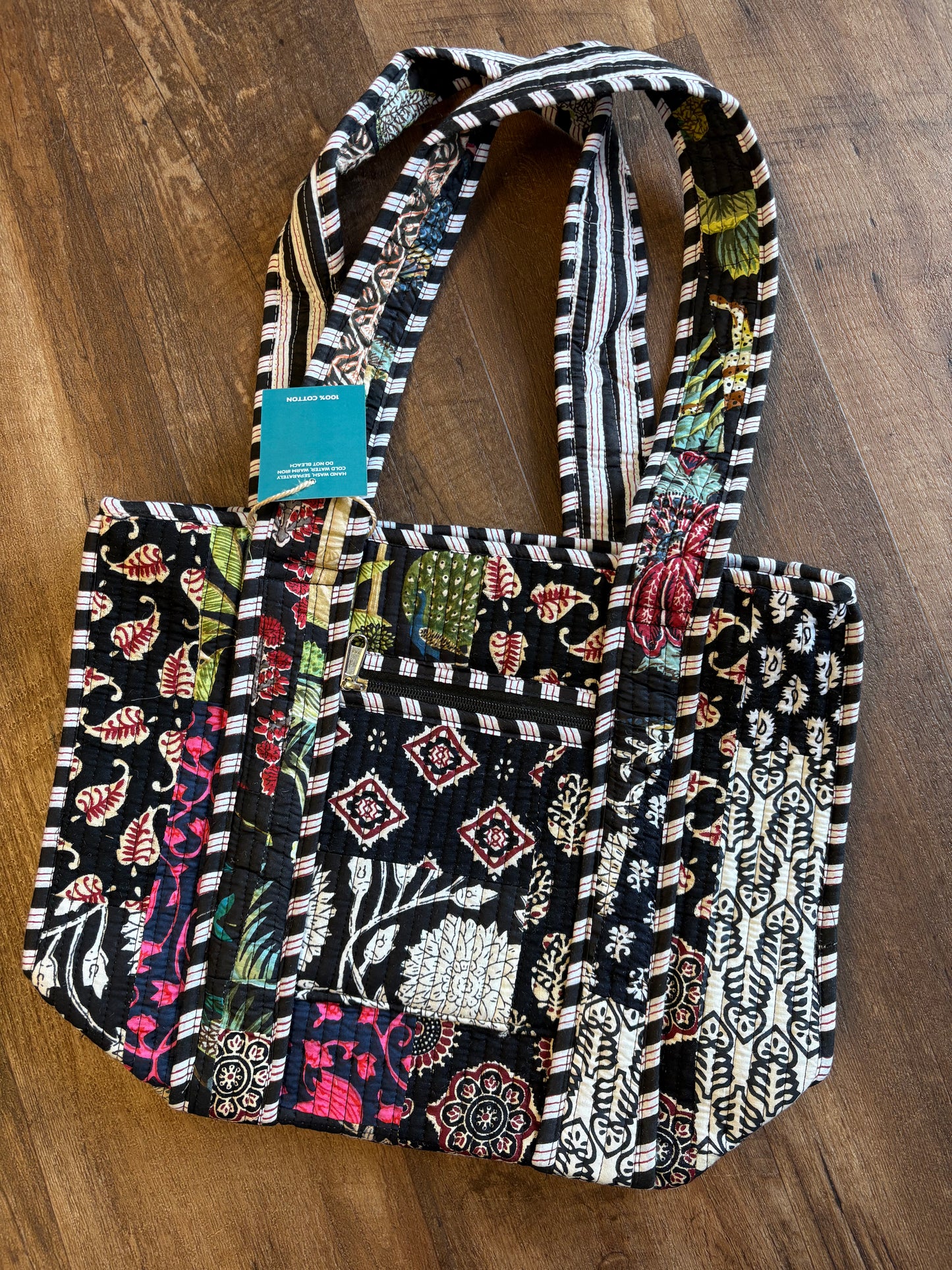 DOORBUSTER Black Small Quilted Bag